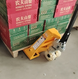 手动液压秋葵视频在线观看如何快速搬运农夫山泉饮料箱