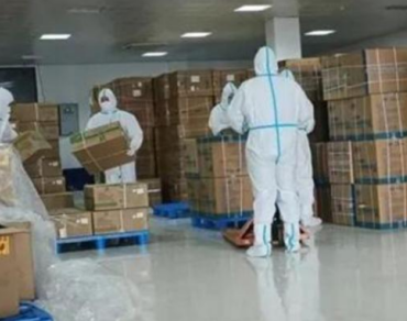 为保供，消防员利用手动液压秋葵视频在线观看调运物资